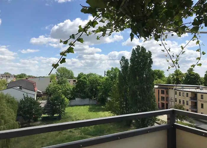 Stadtdschungel Mit Balkon *