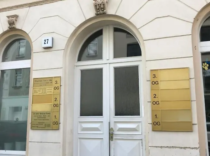 Stadtdschungel Mit Balkon